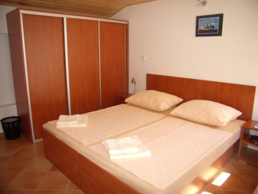 Apartments Sunce Brna Rom bilde
