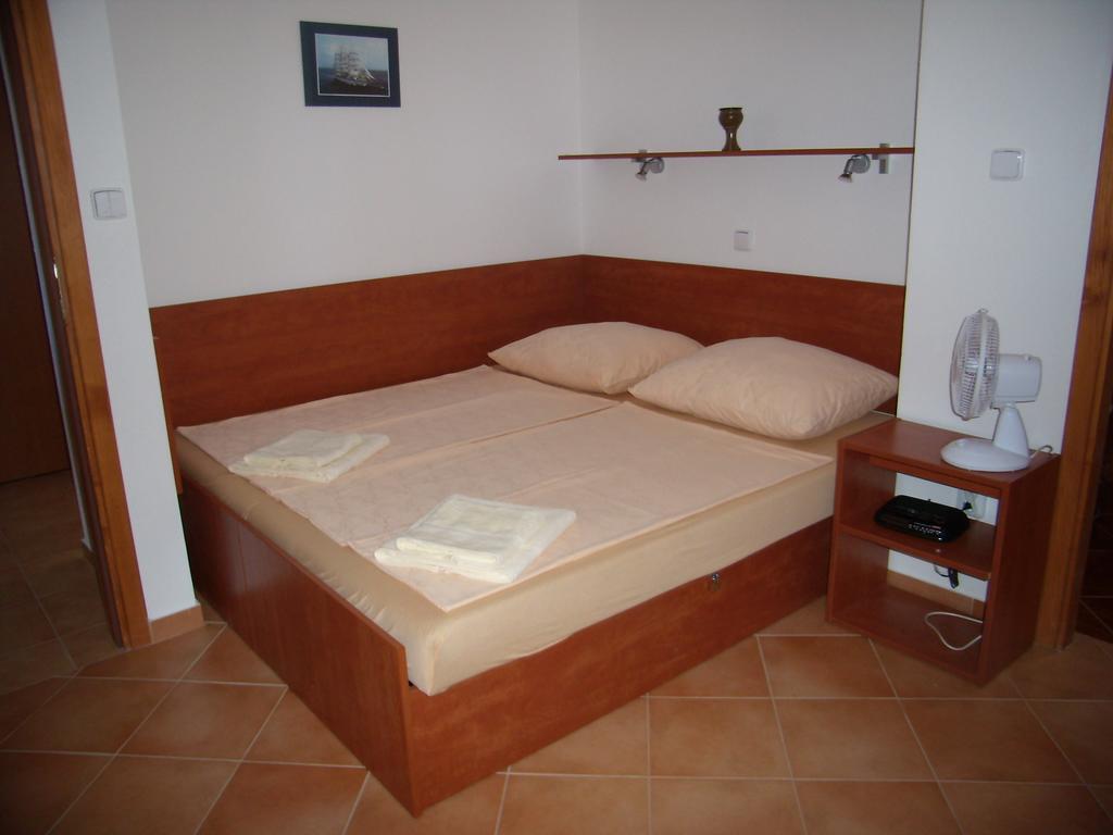 Apartments Sunce Brna Rom bilde