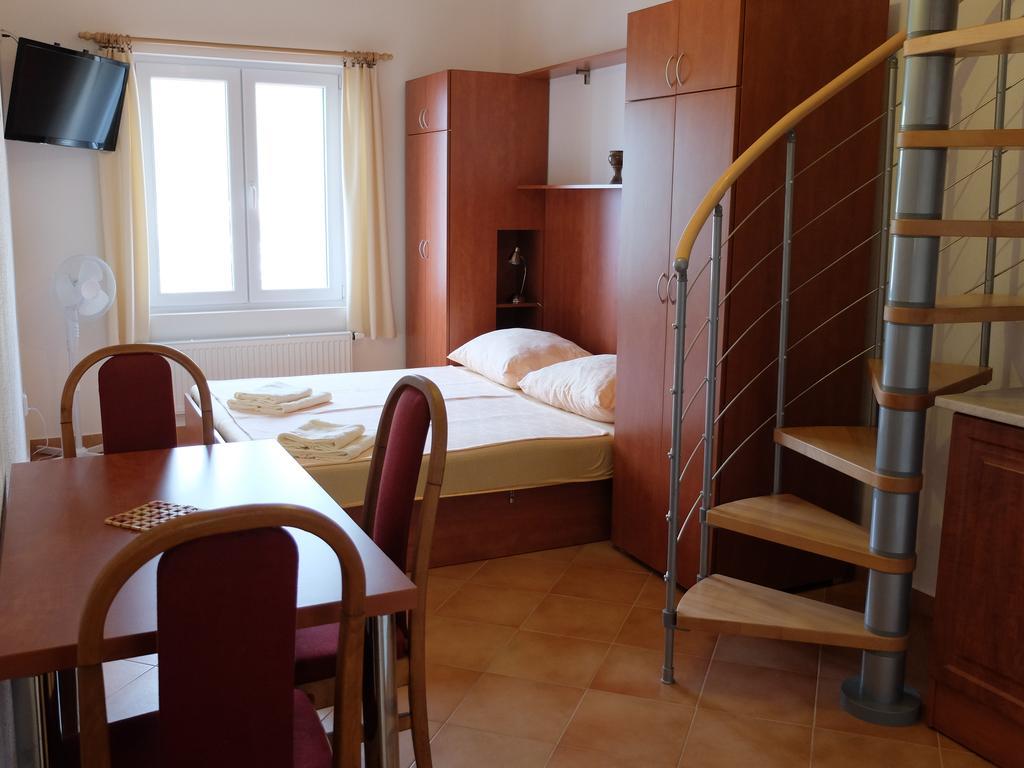 Apartments Sunce Brna Rom bilde