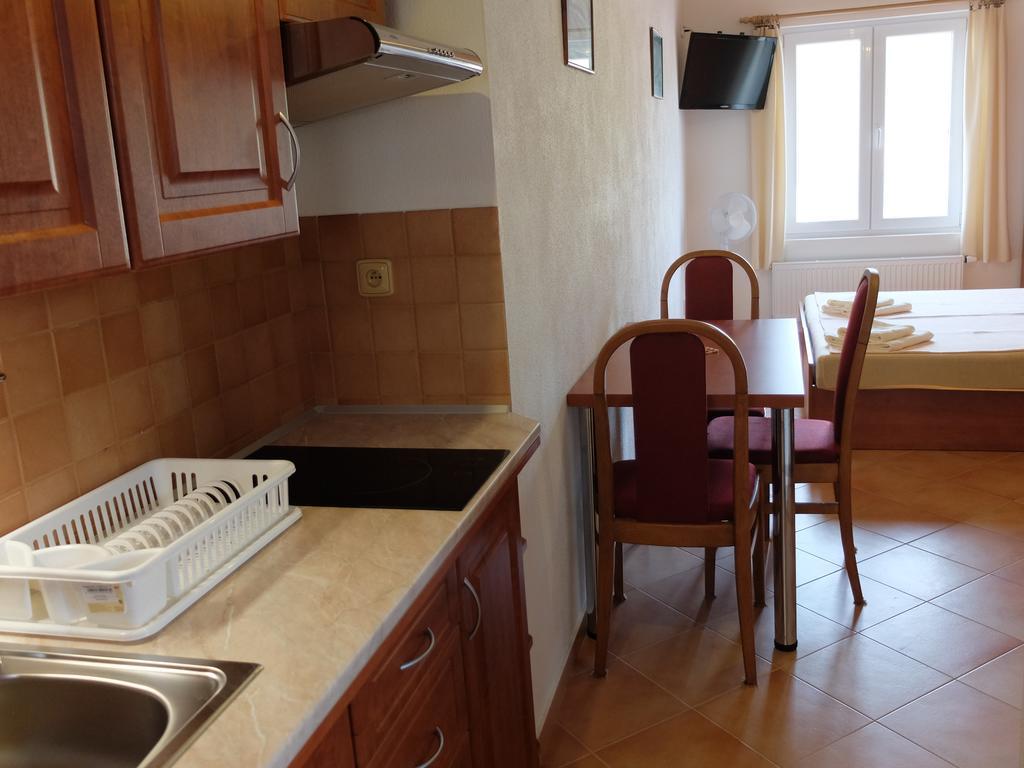 Apartments Sunce Brna Rom bilde